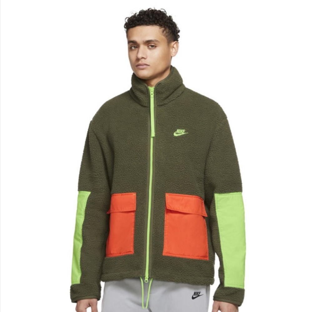 New NEVER Worn. NIKE ESSENTIALS+ FLEECE FULL-ZIP SHERPA JACKET